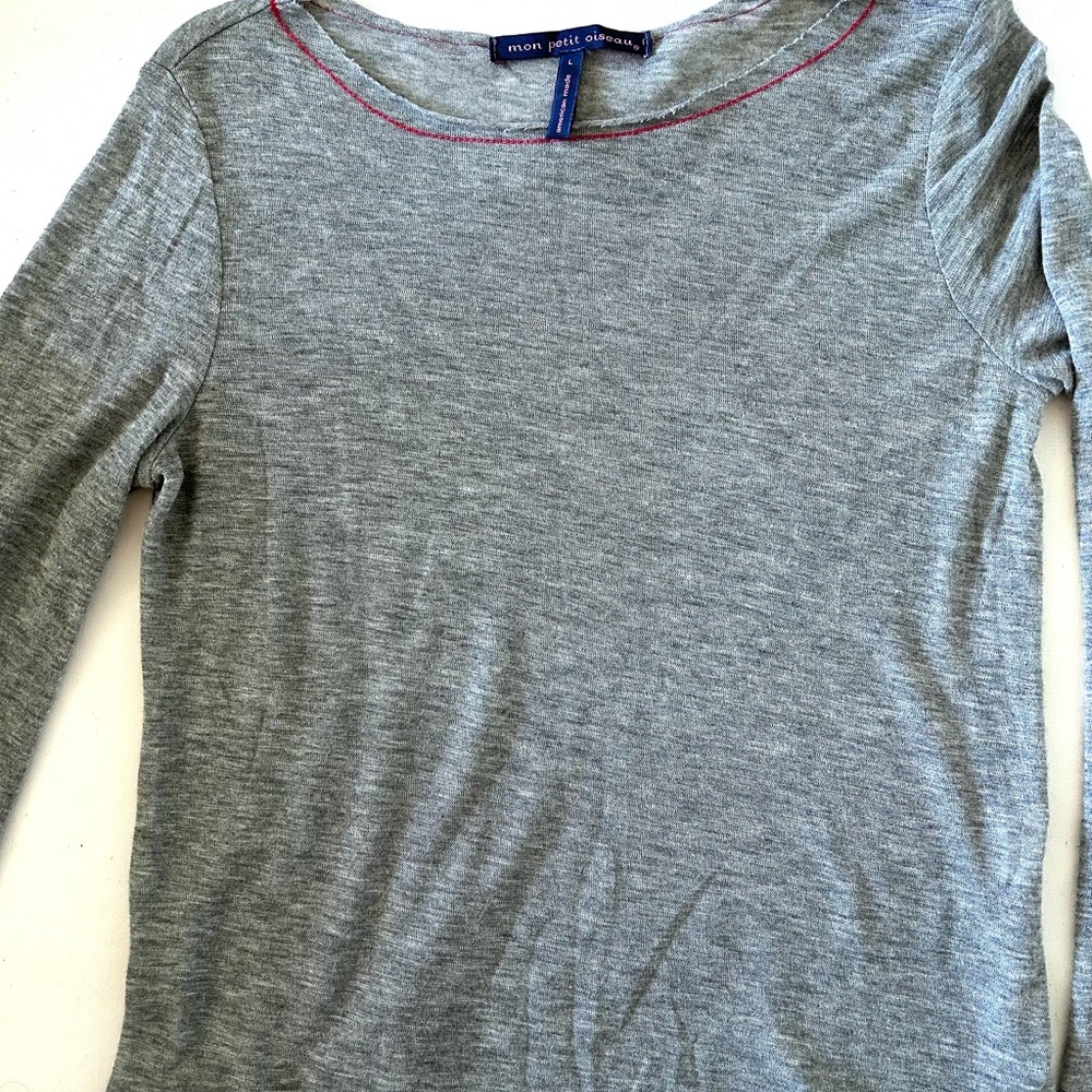 Vintage Women's Gray Long-Sleeve Tee with detailed  Stitching
